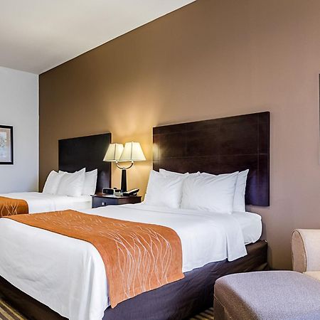 Comfort Inn & Suites Lawrence - University Area Екстер'єр фото