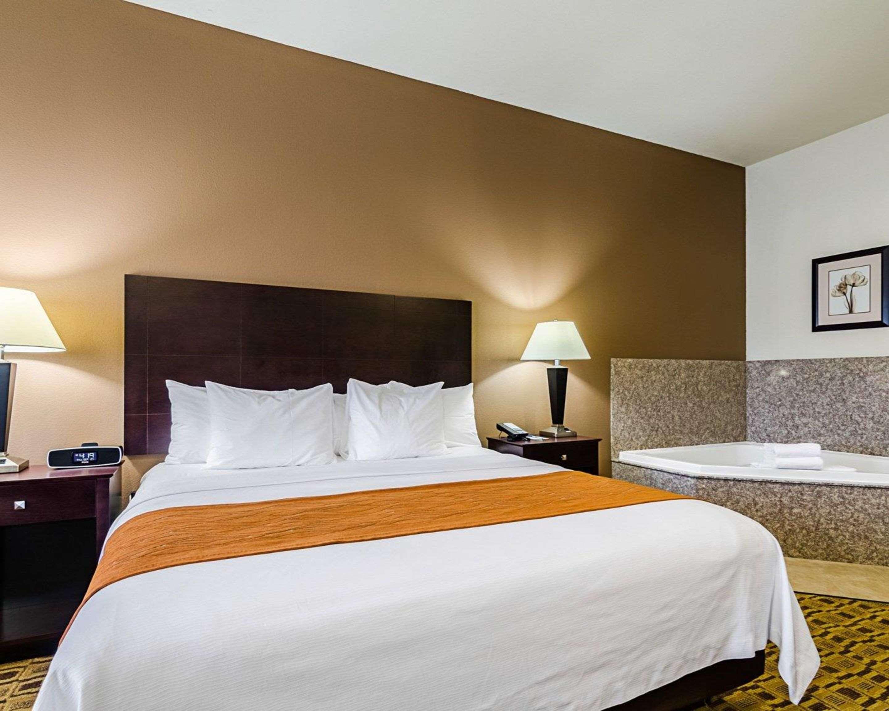 Comfort Inn & Suites Lawrence - University Area Екстер'єр фото