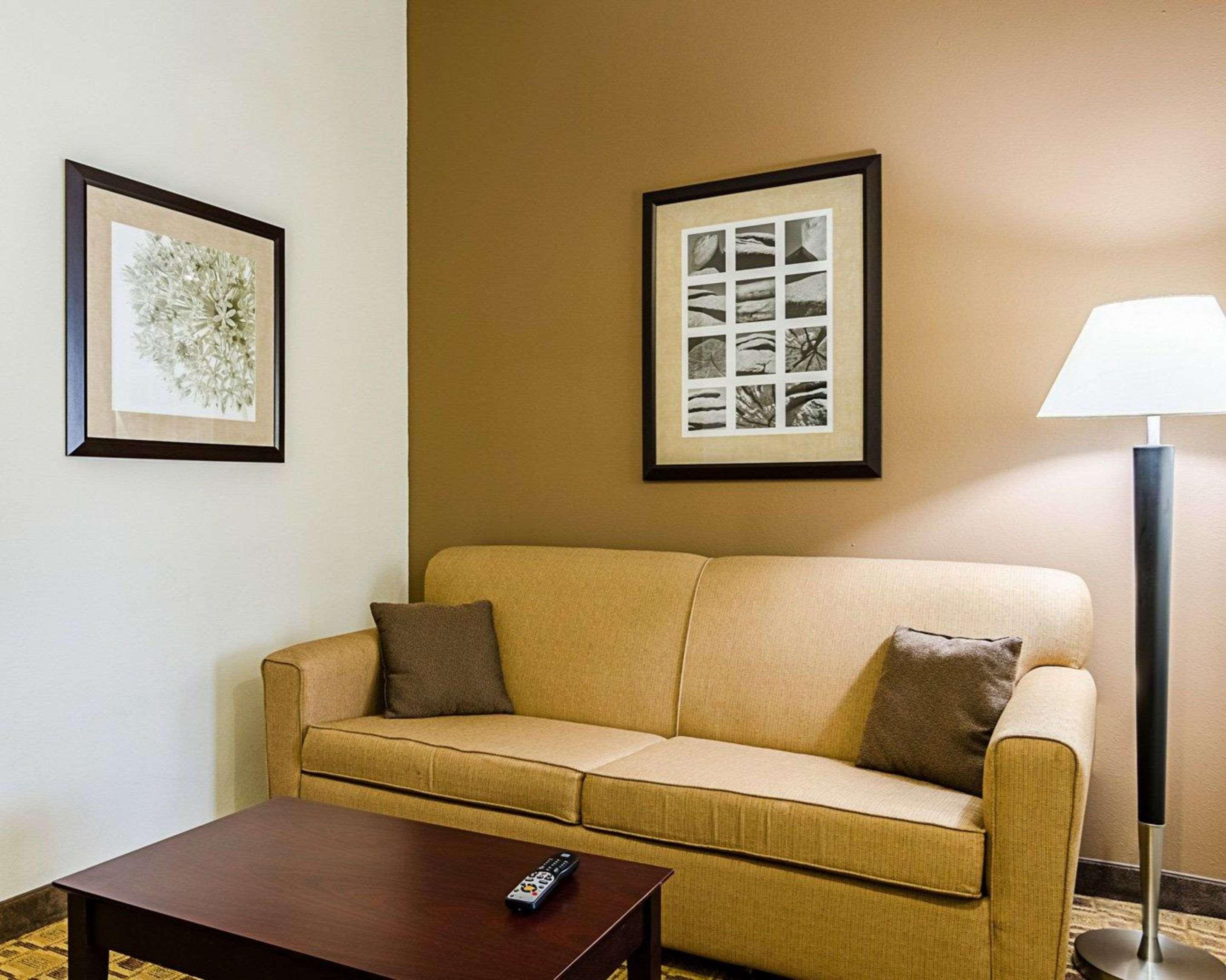 Comfort Inn & Suites Lawrence - University Area Екстер'єр фото
