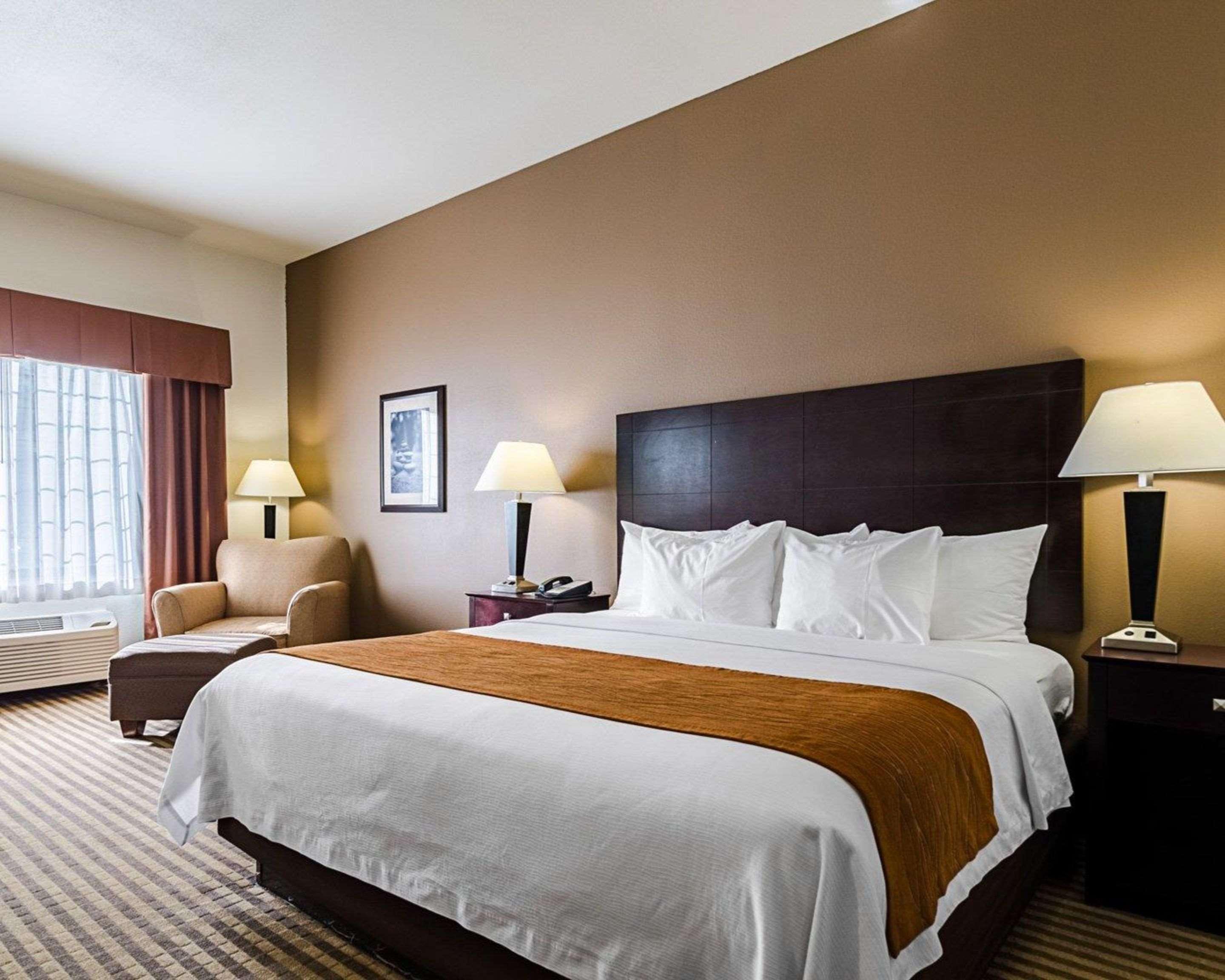 Comfort Inn & Suites Lawrence - University Area Екстер'єр фото