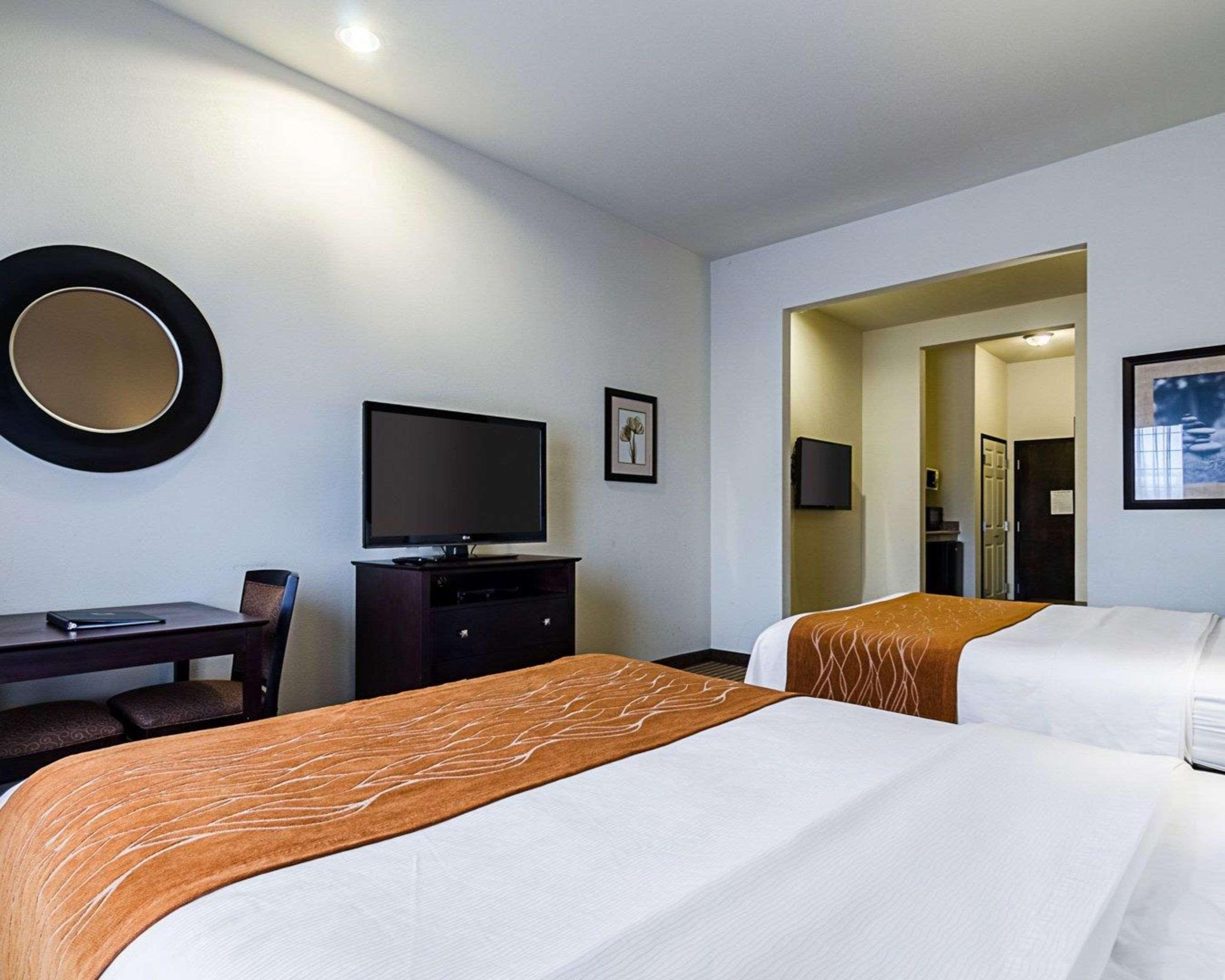 Comfort Inn & Suites Lawrence - University Area Екстер'єр фото