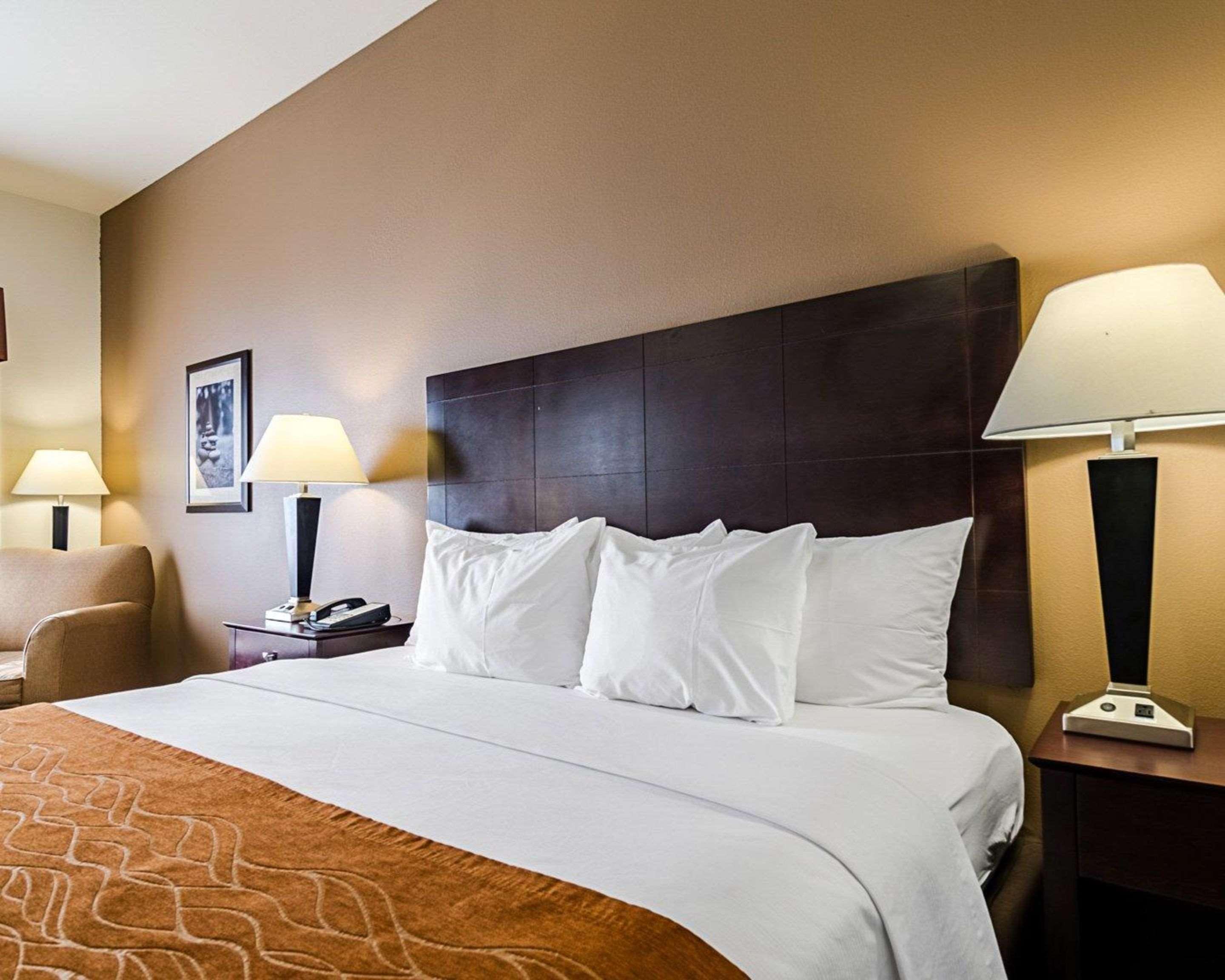 Comfort Inn & Suites Lawrence - University Area Екстер'єр фото