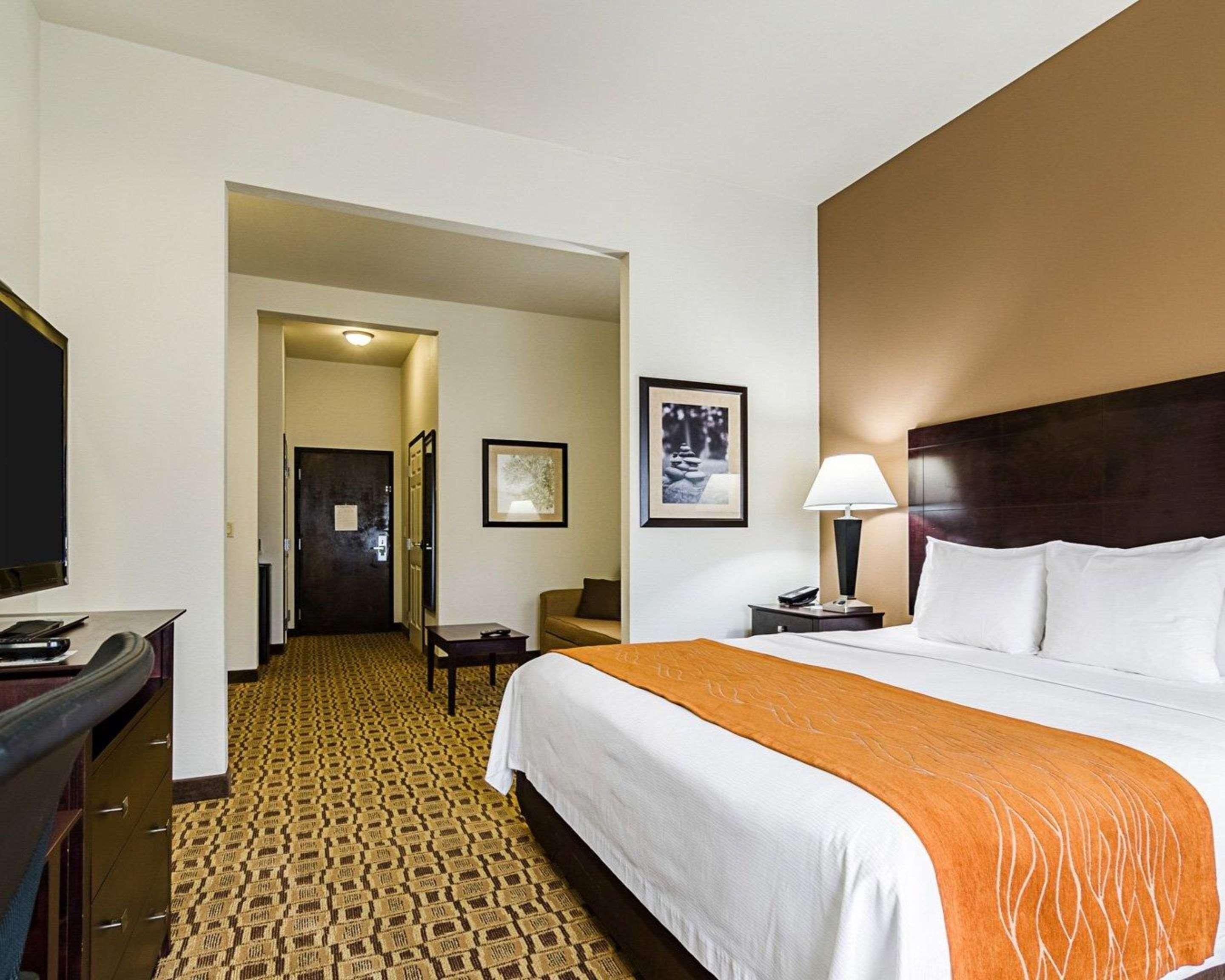 Comfort Inn & Suites Lawrence - University Area Екстер'єр фото