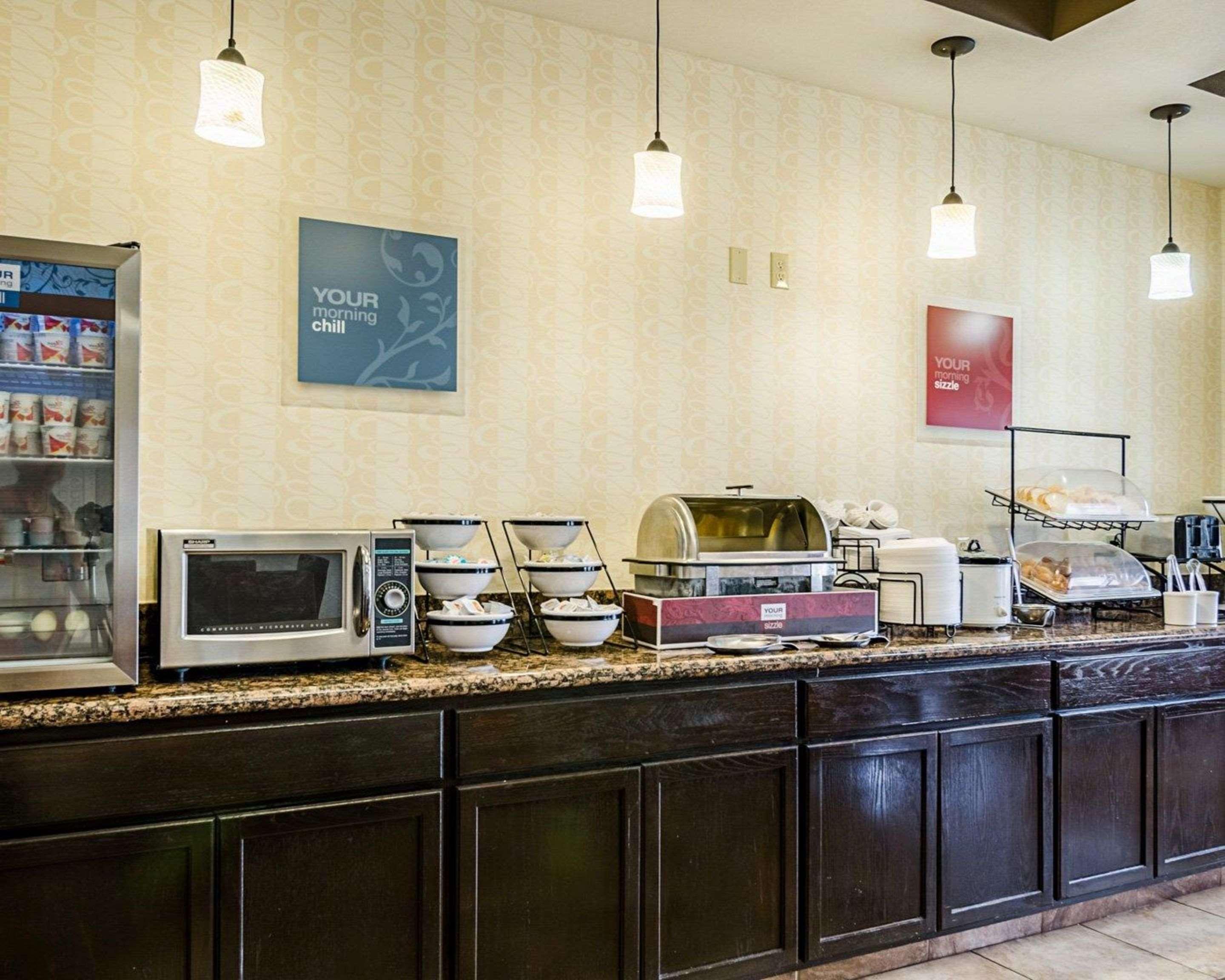 Comfort Inn & Suites Lawrence - University Area Екстер'єр фото