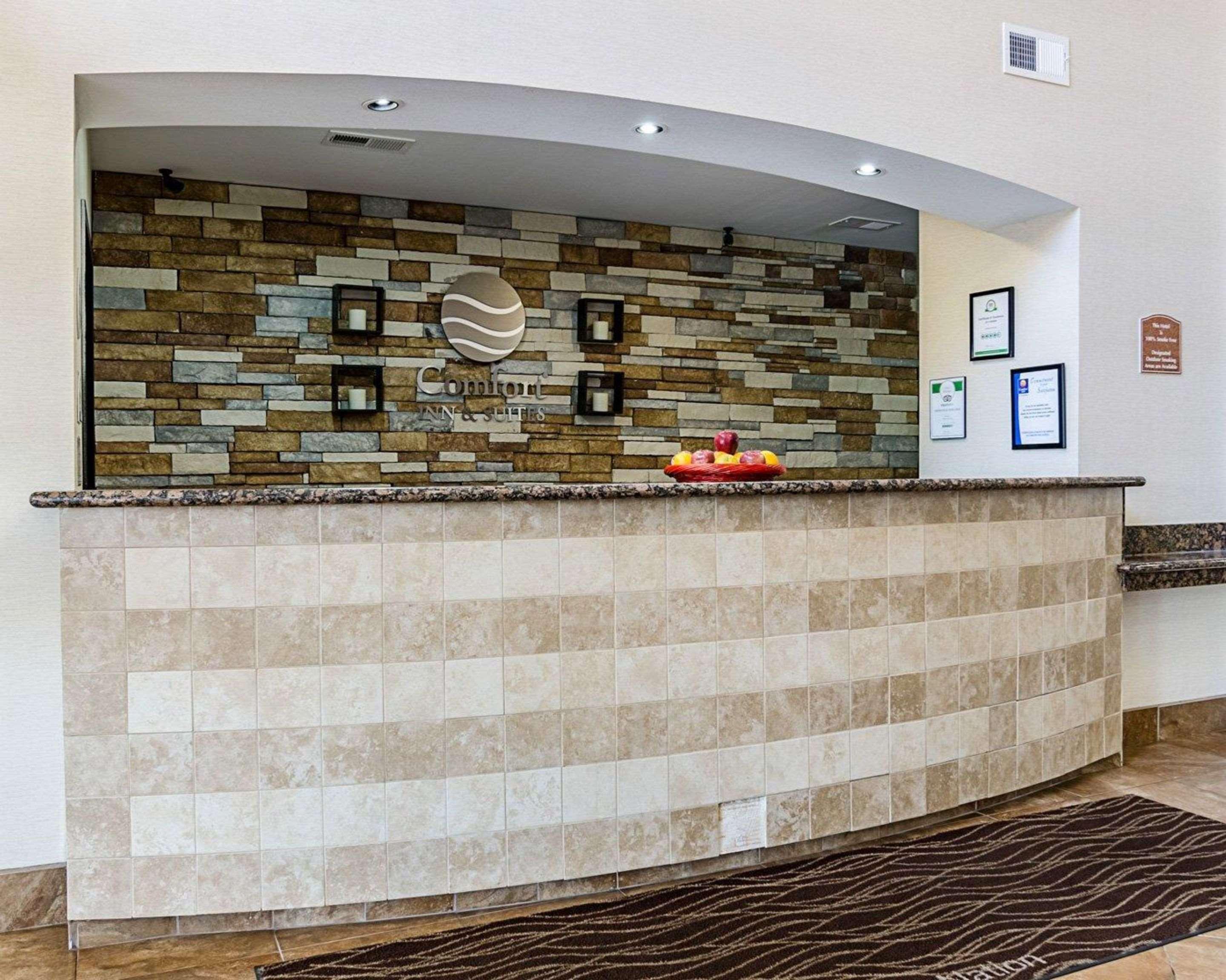 Comfort Inn & Suites Lawrence - University Area Екстер'єр фото
