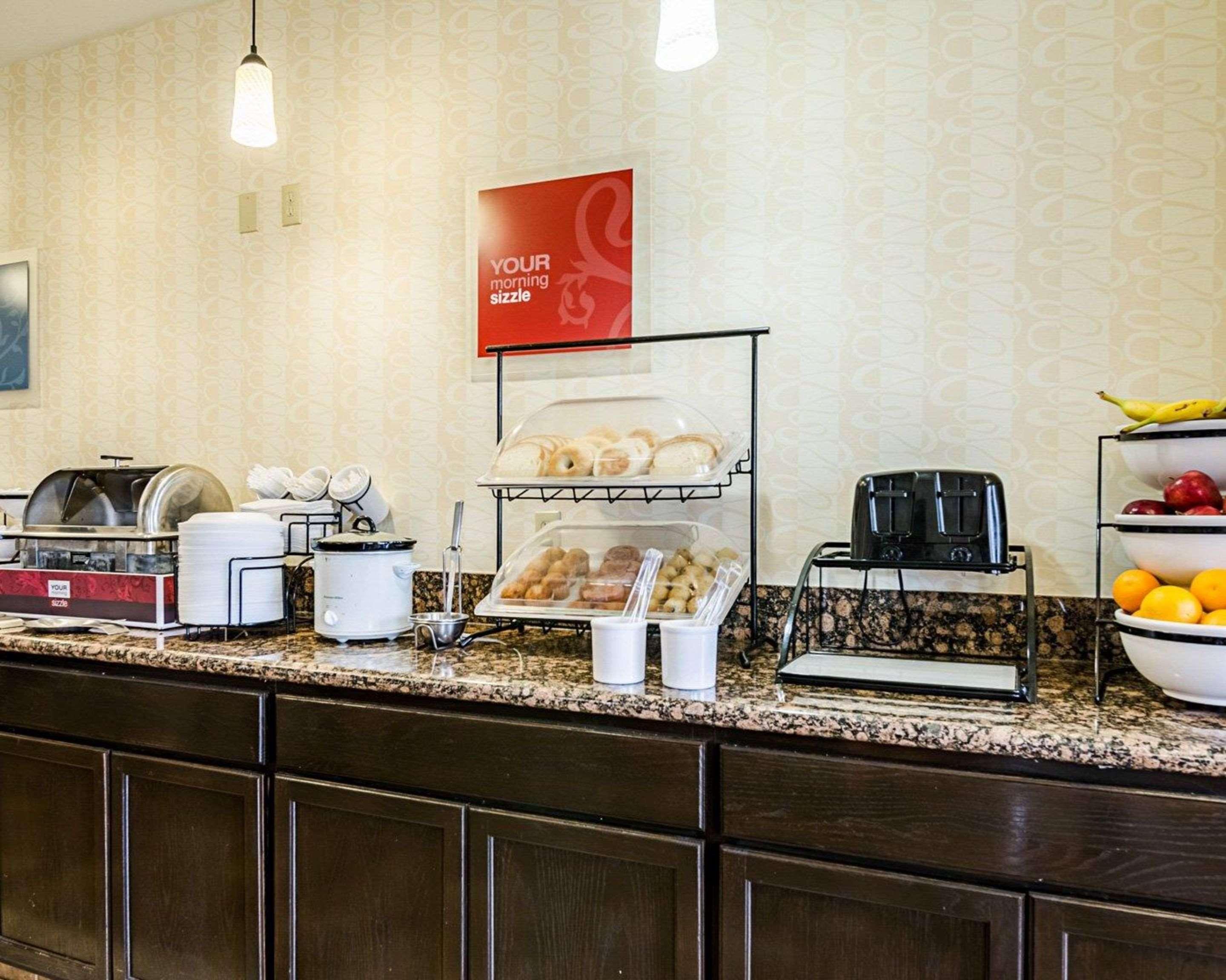 Comfort Inn & Suites Lawrence - University Area Екстер'єр фото