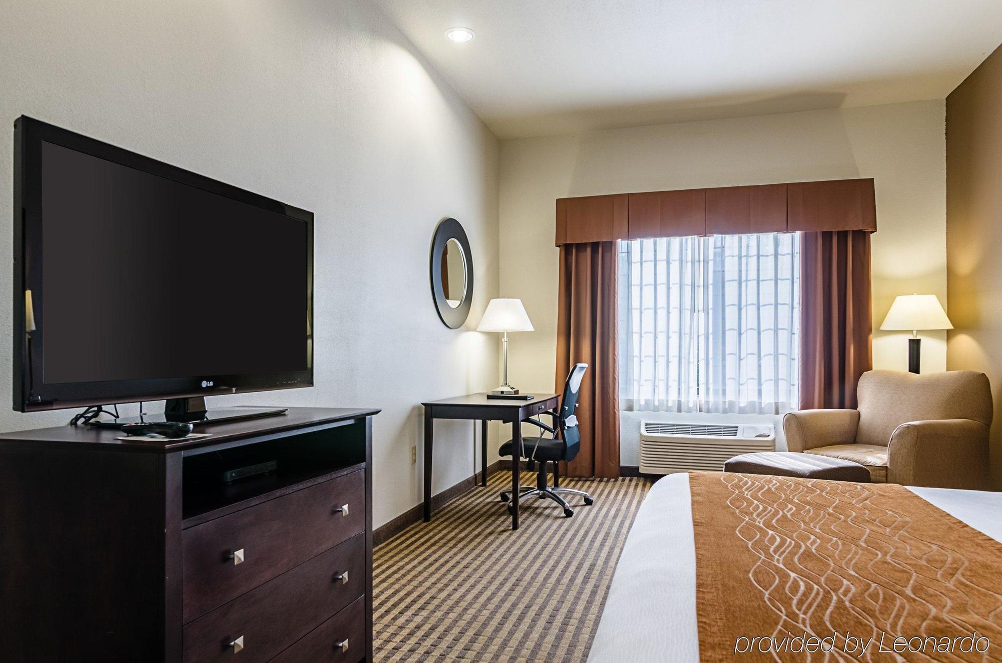 Comfort Inn & Suites Lawrence - University Area Екстер'єр фото