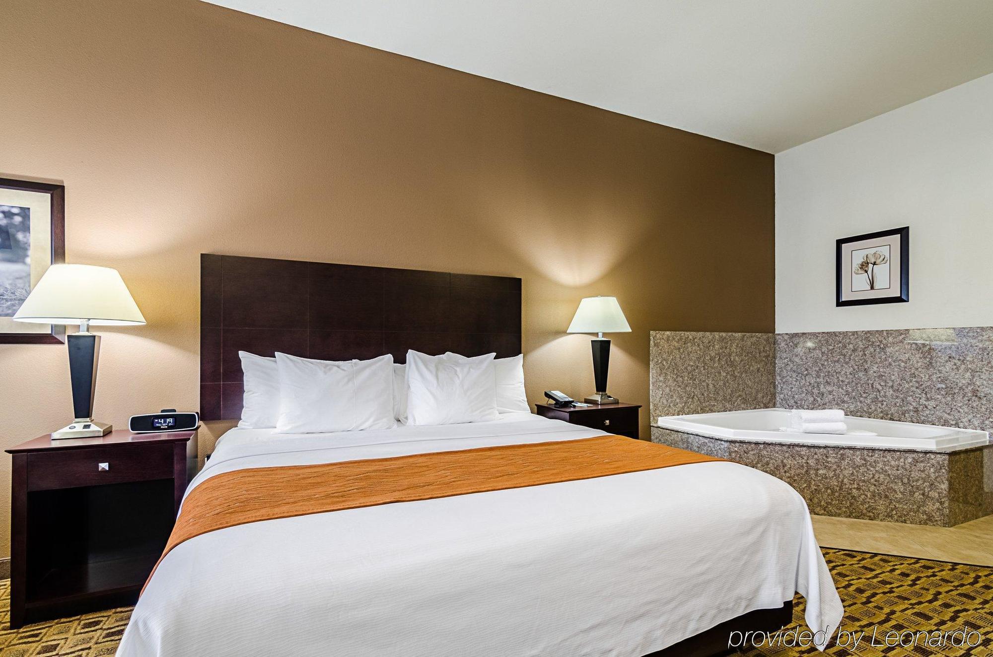 Comfort Inn & Suites Lawrence - University Area Екстер'єр фото