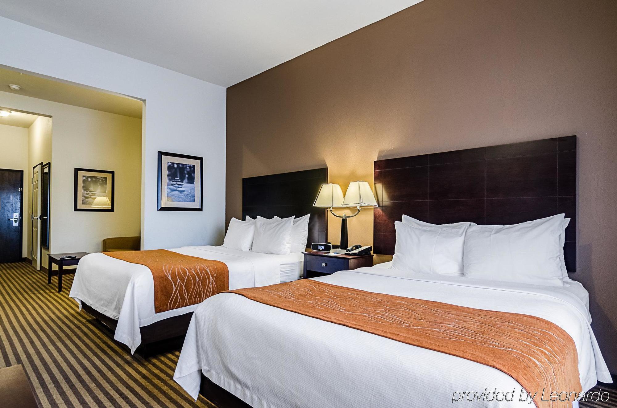 Comfort Inn & Suites Lawrence - University Area Екстер'єр фото