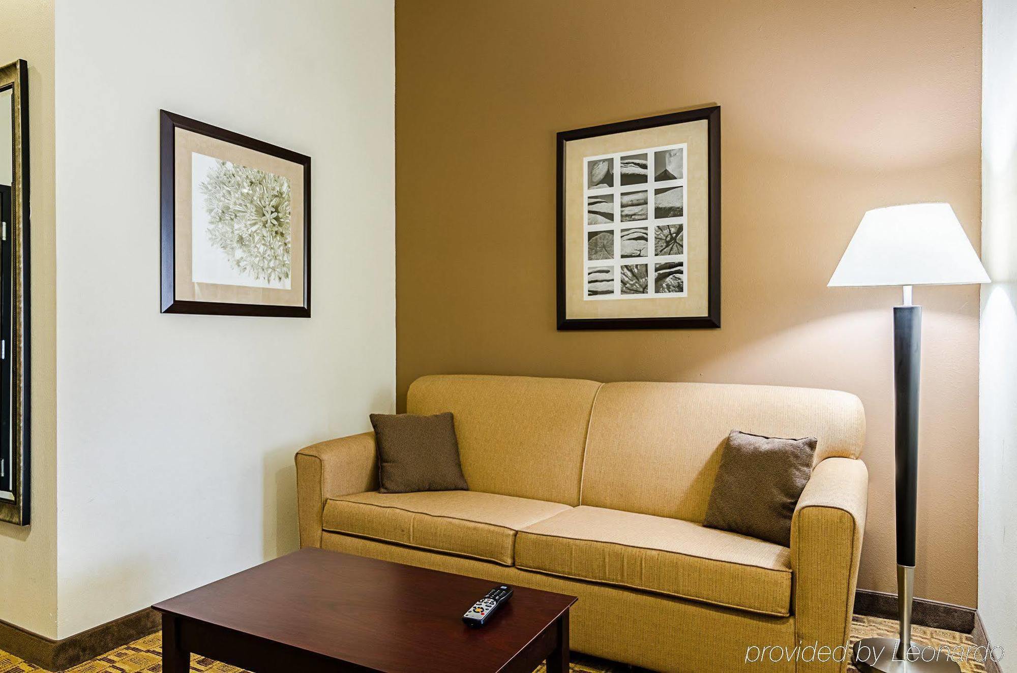 Comfort Inn & Suites Lawrence - University Area Екстер'єр фото