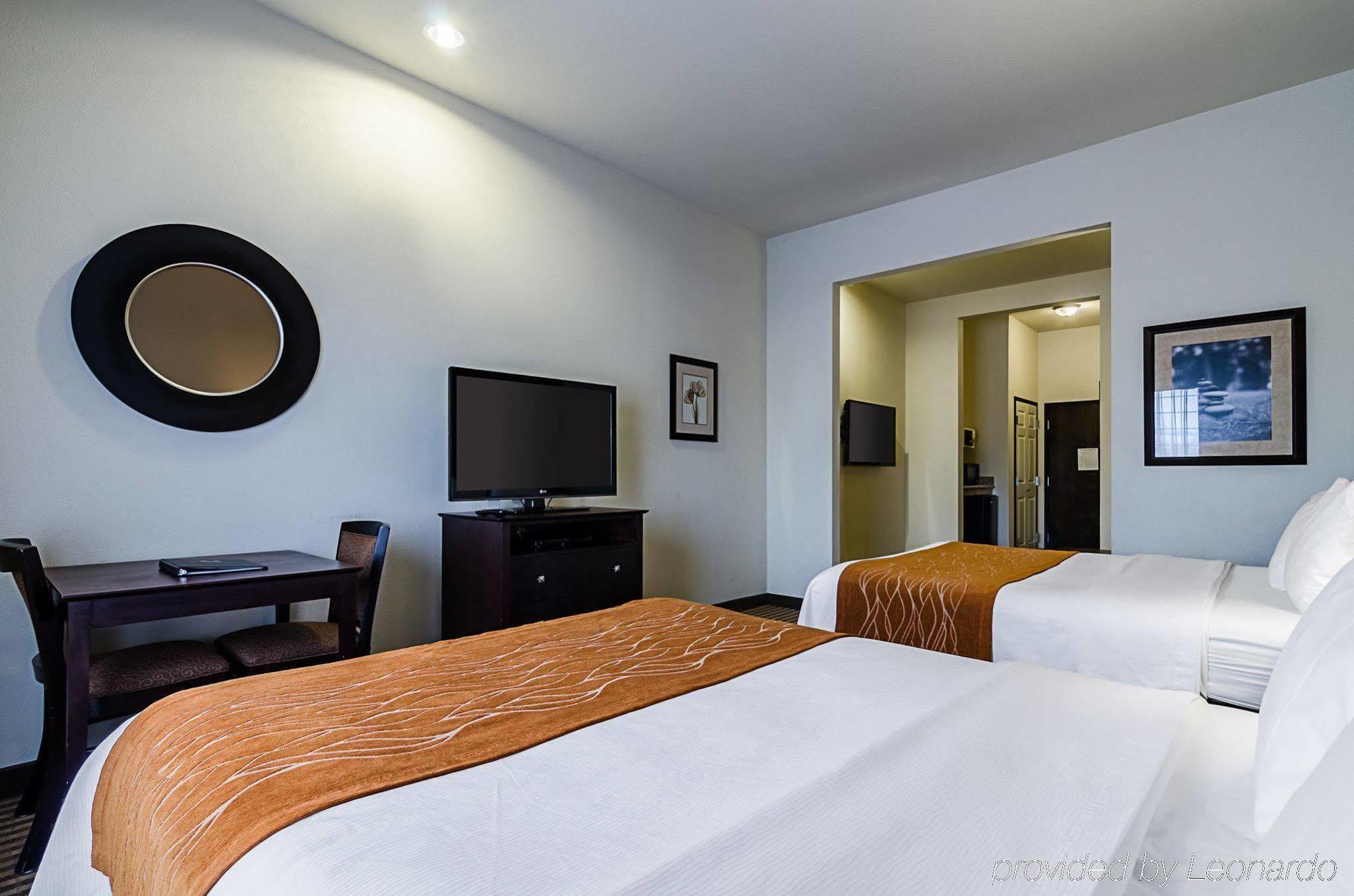 Comfort Inn & Suites Lawrence - University Area Екстер'єр фото